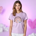 thumbnail image 3 of Playera Blusa De Mamá Estilo Arcoiris – Amor, Arcoíris y Corazones en Cada Suspiro Color Lila Talla Extra Grande Marca Emil SaEs, 3 of 4
