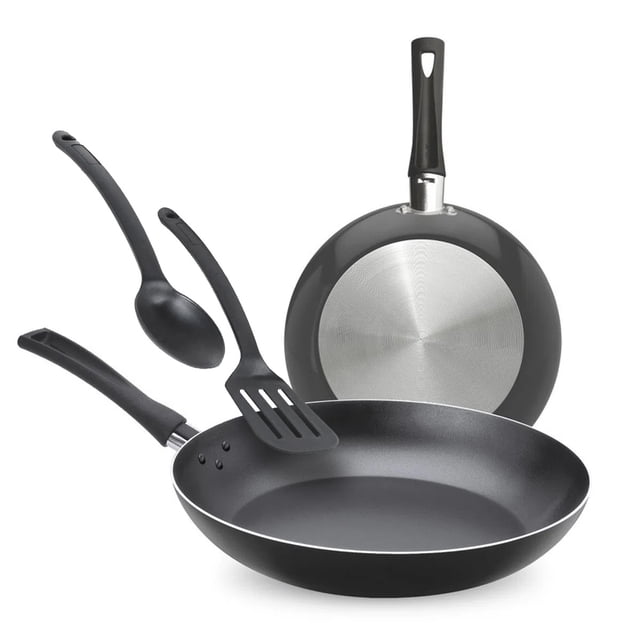 juego de 2 sartenes ekco 20 y 24 cm gris j8193 + utensilios — dos sartenes negros de 20 y 24 cm en vista frontal y 3/4, interior con revestimiento antiadherente Duraflon, construcción 100% aluminio y espesor 1 mm indicado, fondo difusor metálico visible en la base, mangos ergonómicos de baquelita; incluye espátula ranurada y cuchara; suelen usarse también para saltear porciones pequeñas.