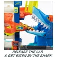 thumbnail image 5 of Hot Wheels City Attacking Shark Escape Playset with 1 Toy Car in 1:64 Scale, Length 21.3 in, 5 of 7