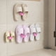 thumbnail image 4 of Zapatero de pared con ventosa sin taladro | Para pantuflas | Organizador de baño y ducha para superficies planas de azulejos o vidrio | Gancho de plástico de una pieza, 4 of 6