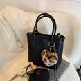 thumbnail image 2 of Bolso de hombro popular de este año, bolso de axila versátil retro para mujer, nuevo bolso de mensajero 2025, bolso de cubo portátil para viajeros, 2 of 5