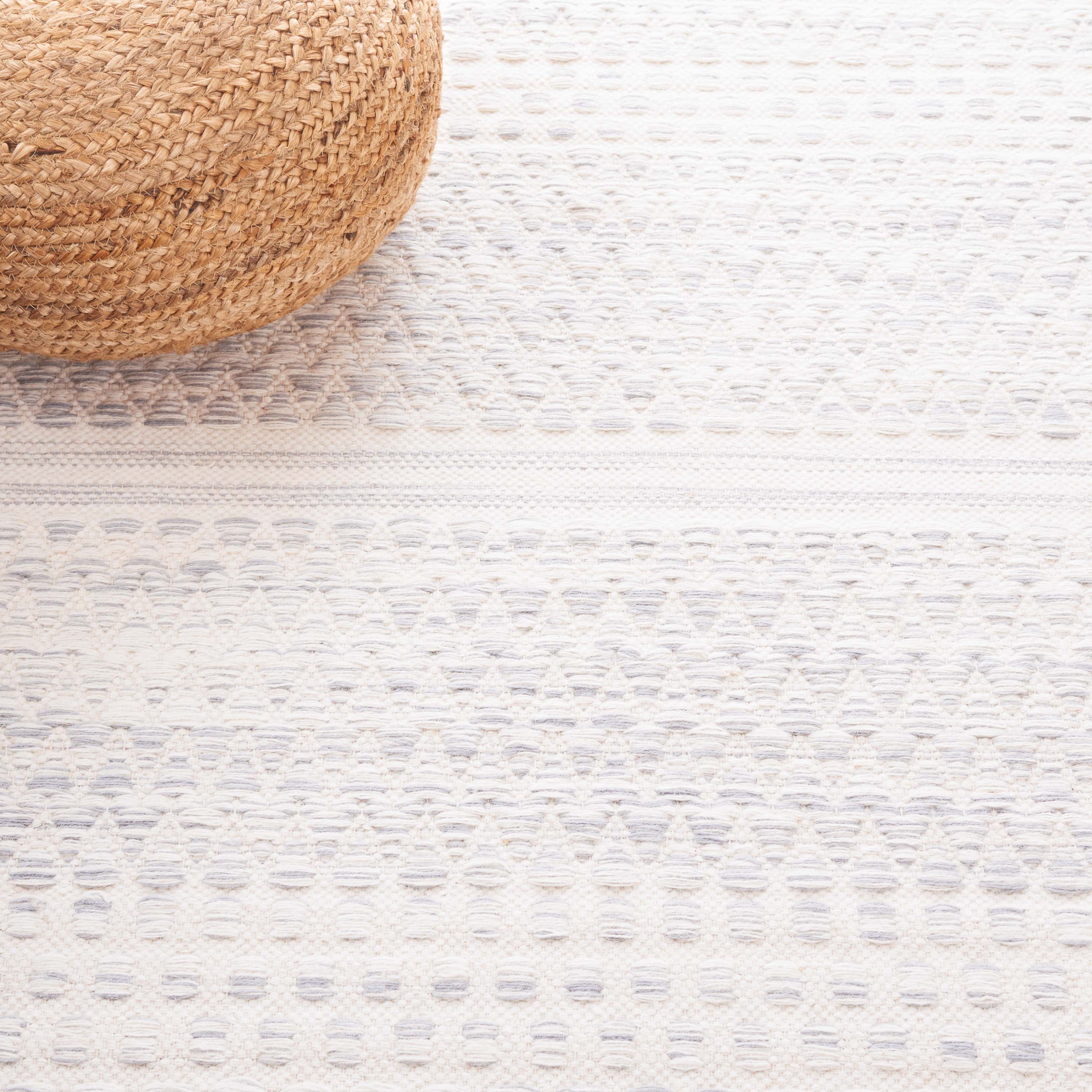 SAFAVIEH Kilim Blazhe Tribal Area Rug, Ivory/Grey, 6' x 9'