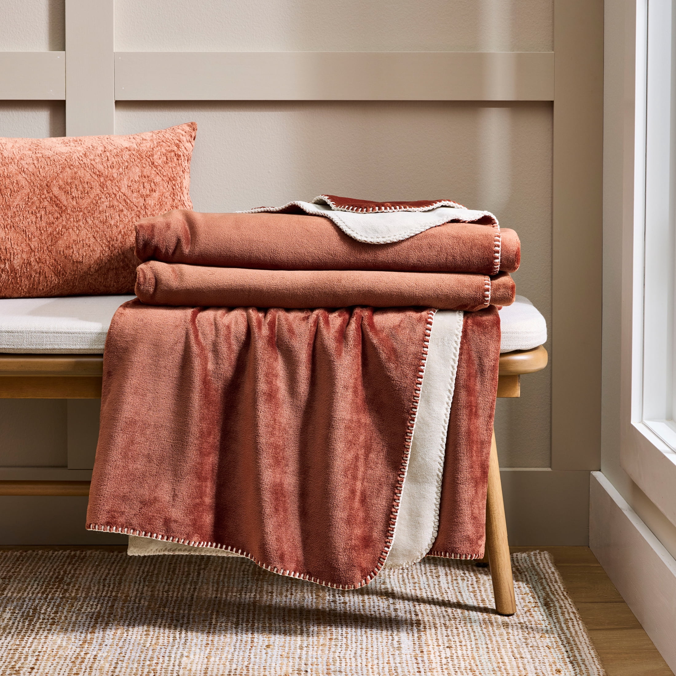 Better Homes & Gardens Reversible 2-Tone Bonded Plush Blanket, King, 108 in x 96 in
