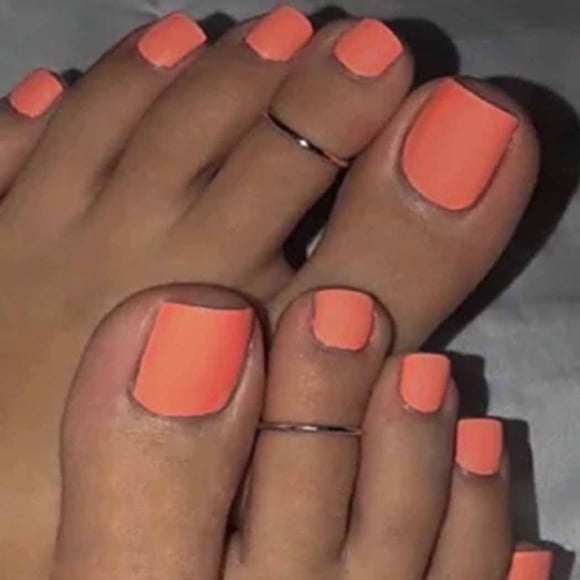 Outyua Uñas postizas cuadradas de color naranja, uñas de los pies sólidas y mate, uñas postizas acrílicas cortas, uñas artificiales de playa, uñas de los pies de completa para mujeres, 24 piezas (na