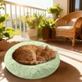 thumbnail image 4 of Cama redonda y cálida de 70 cm para gatos y perros, cómoda y acogedora para el invierno, 4 of 5