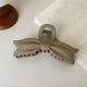 thumbnail image 4 of Pinzas para el cabello para mujer, grandes pinzas de resina plástica para el cabello, para uso diario, fiestas y reuniones, diseño elegante, cómodas, duraderas, ligeras, accesorio de moda, pinza grand, 4 of 5