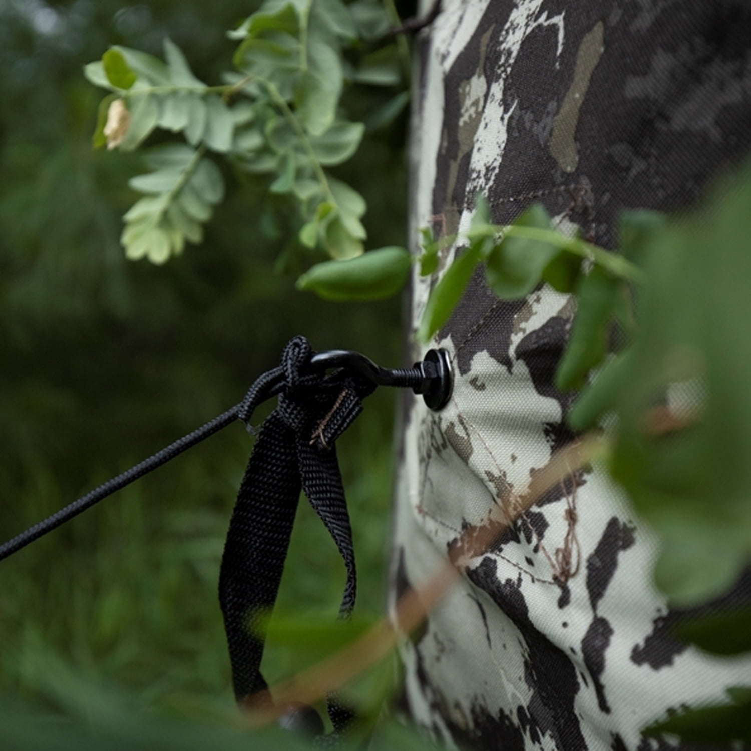 Barronett Blockout 5 Pop Up 4 Person Hunting Blind Ground Tent, Crater Core Camo