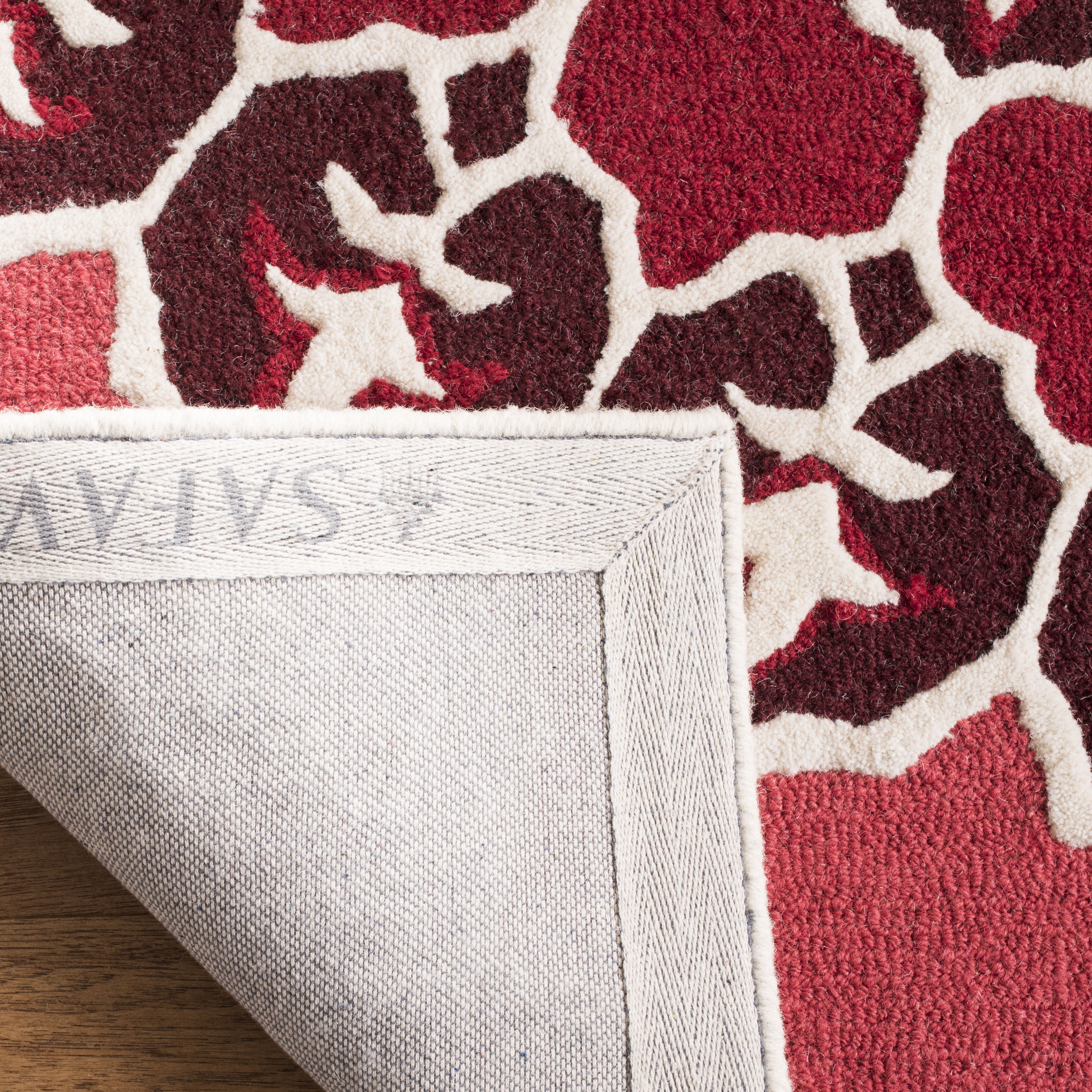 SAFAVIEH Bellagio Zoja Floral Wool Area Rug, Red/Ivory, 5' x 5' Square