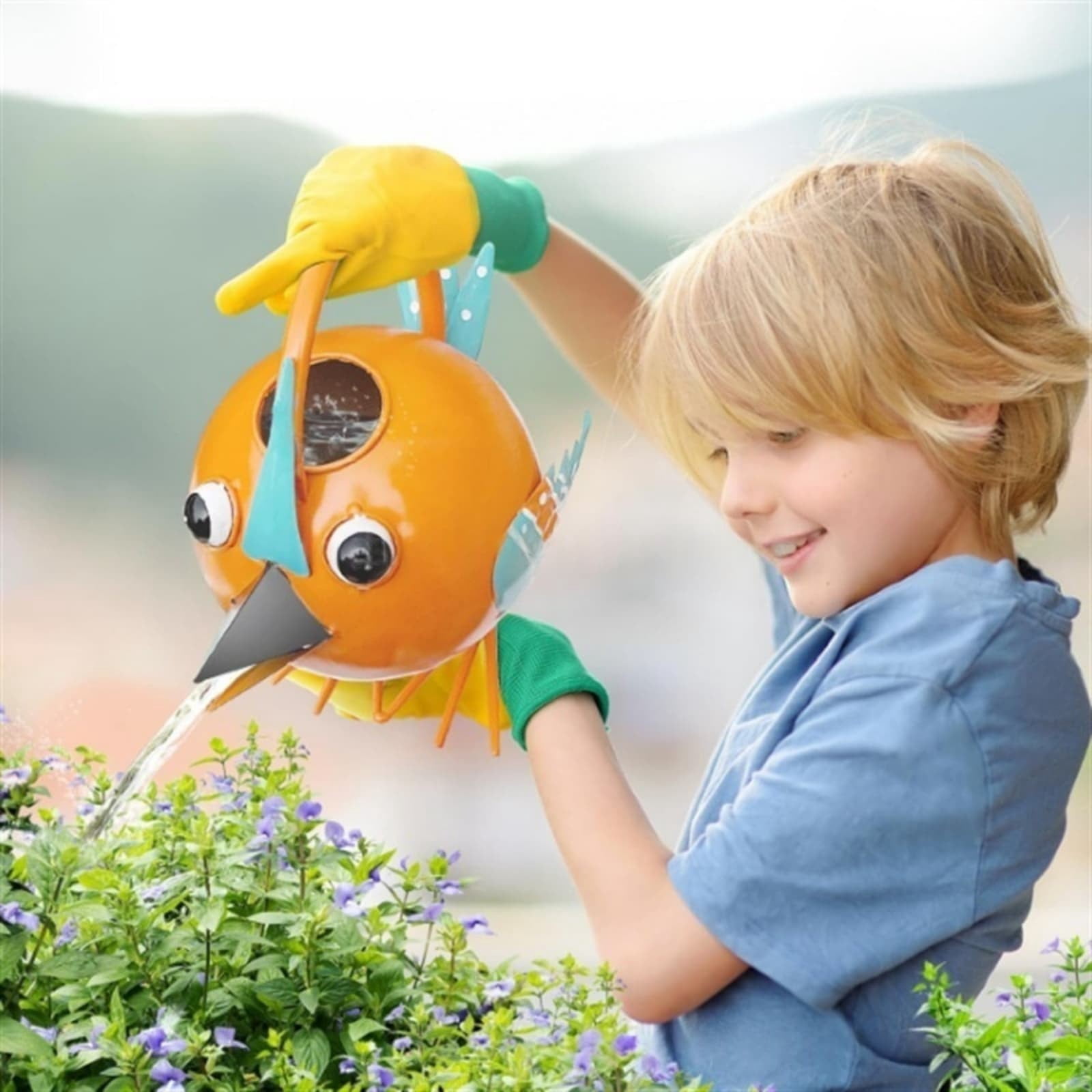 Bird-Shaped Watering Can 0.5 Gallon Metal Chick Decorative Water Can Cute Garden Water Pot with Ergonomic Handle Irrigation Accessories for Indoor and Outdoor Gardening Spring