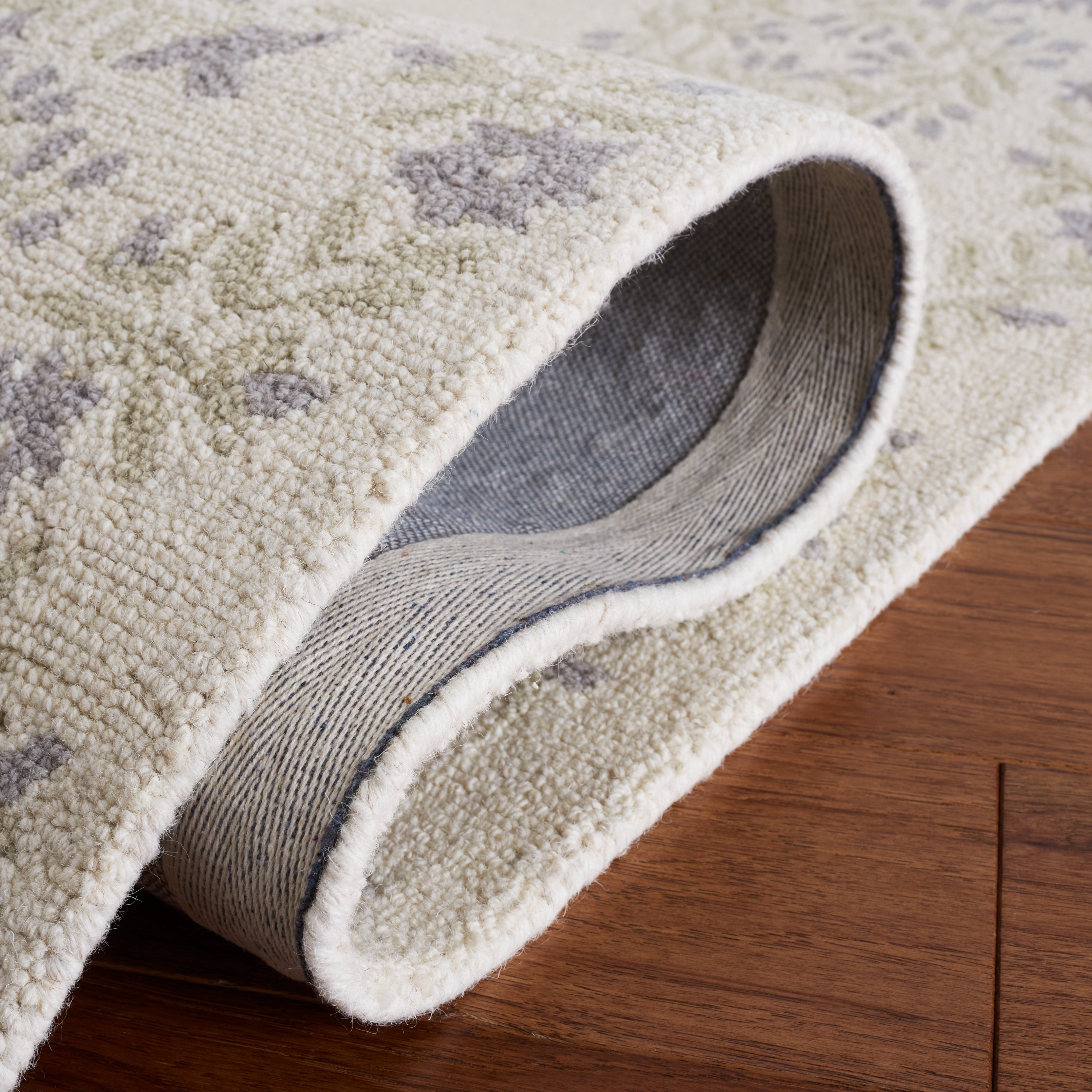Safavieh Empire Janetta Medallion Area Rug, Ivory/Beige, 3' x 5'