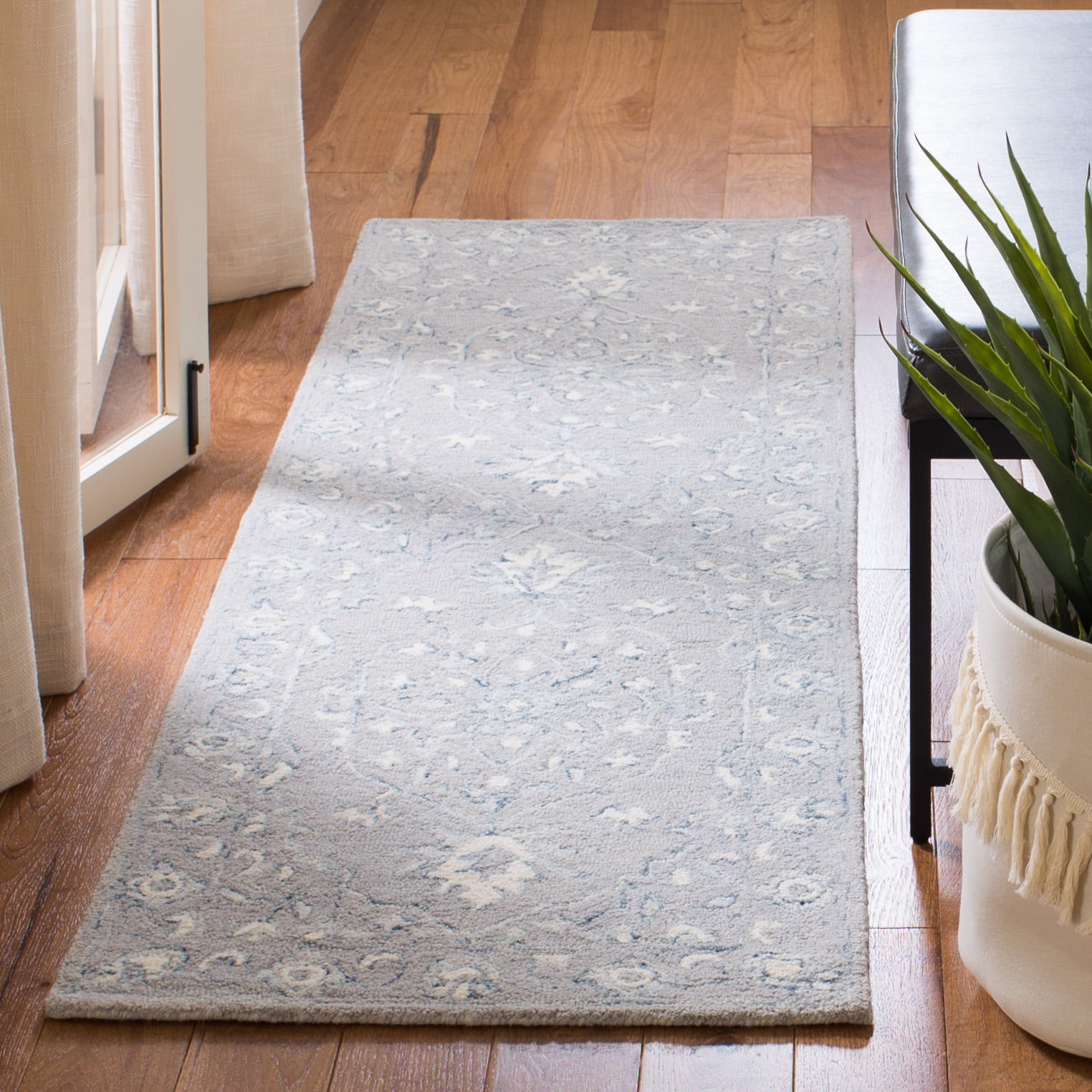 SAFAVIEH Micro-Loop Britton Oriental Runner Rug, Light Grey/Ivory, 2'3" x 5'
