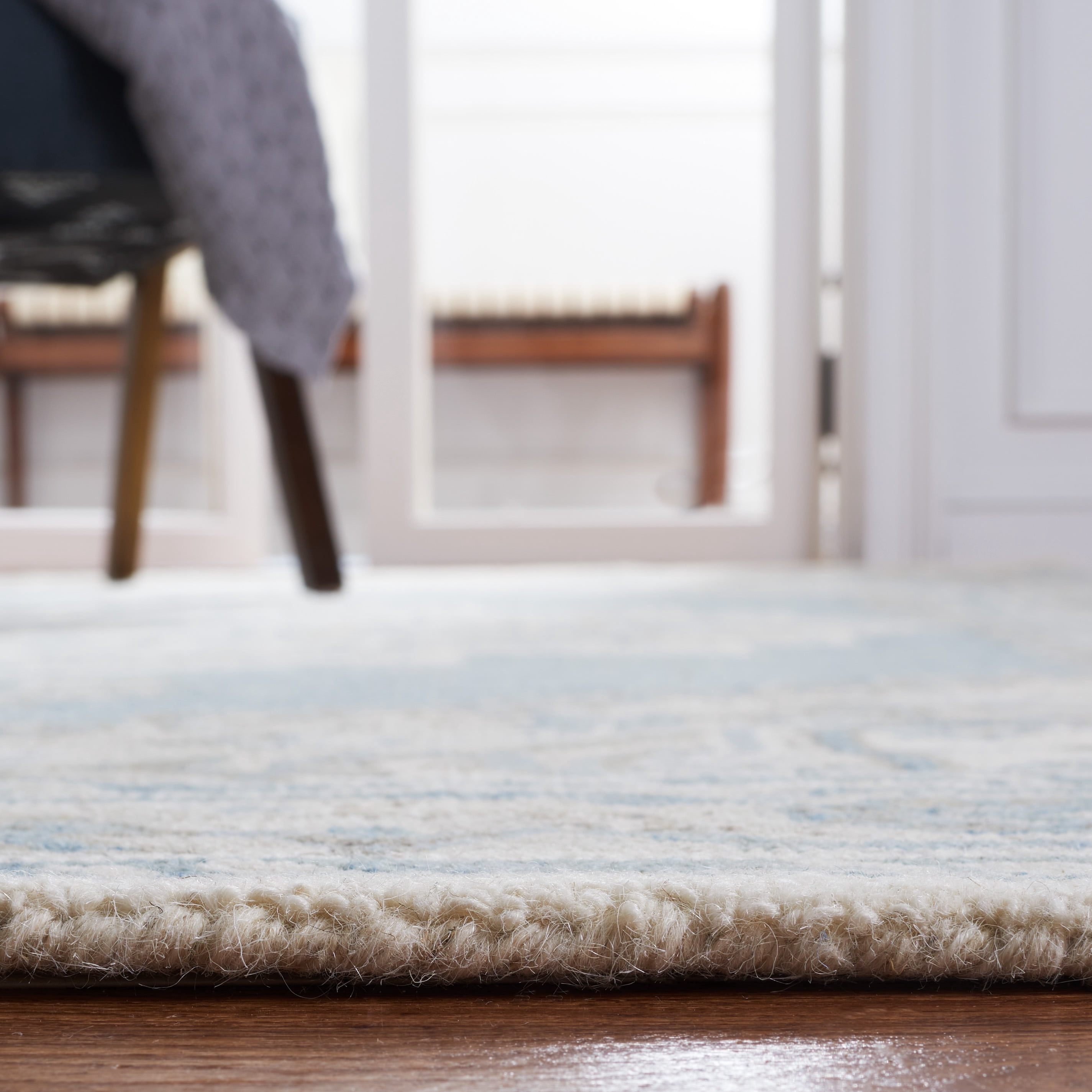 Safavieh Metro Bevis Medallion Area Rug, Light Blue/Ivory, 3' x 5'