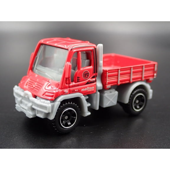 Open Box MERCEDES-BENZ UNIMOG U300 UTILITY TRUCK RED 1:64 SCALE DIORAMA DIECAST MODEL CAR
