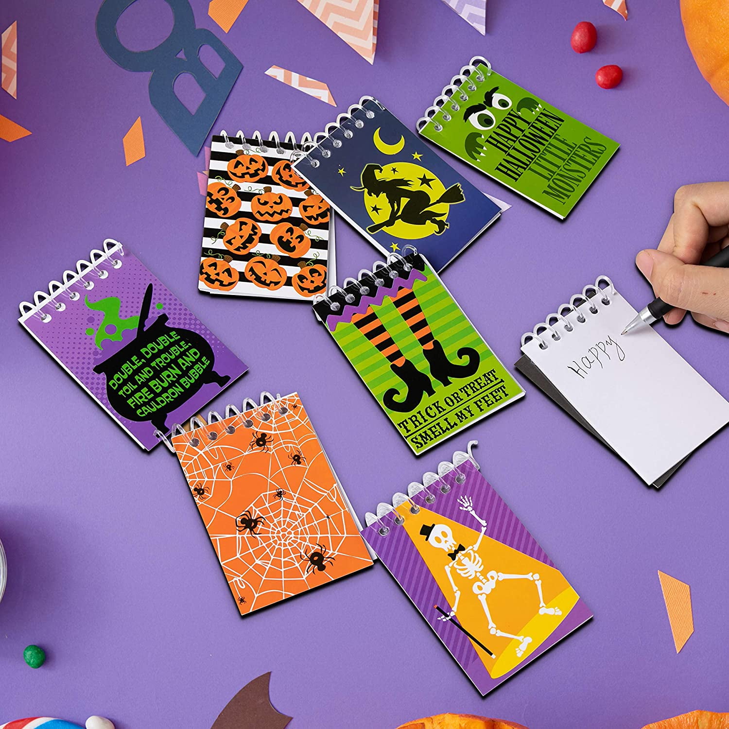 Removable Memo Notes in 8 Patterns 320 Pieces Halloween Spooky Notepad Mini Cartoon Sticky Notes Trick or Treat Presents for Kids Halloween Party Favors 