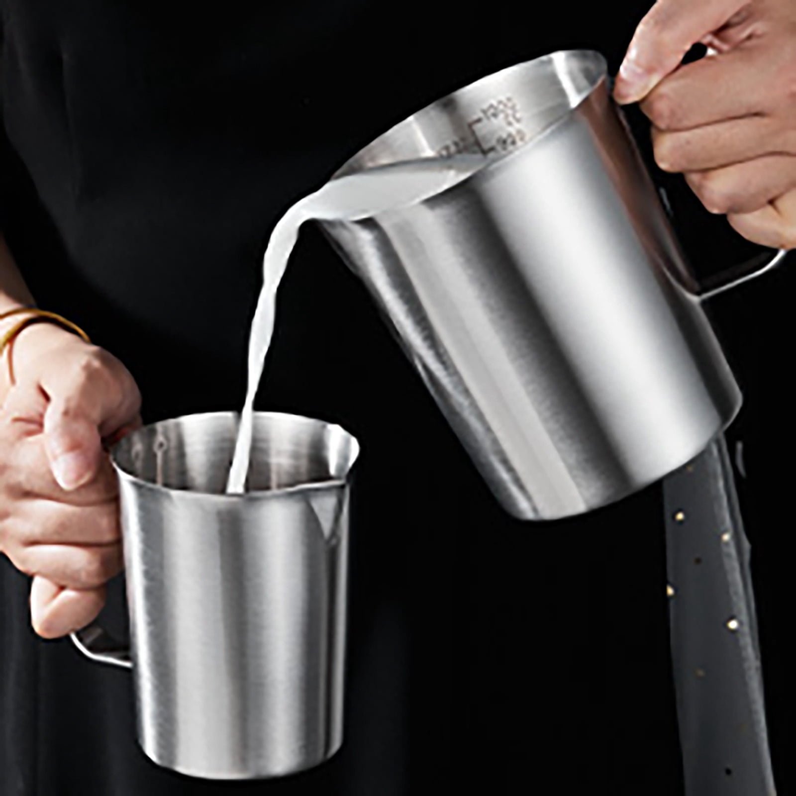 Stainless Steel Measuring Cup 2L Milk Jug with Lid for Coffee Latte Cappuccino Juice Smoothie Practical Metal Pitcher with Handle and Scale