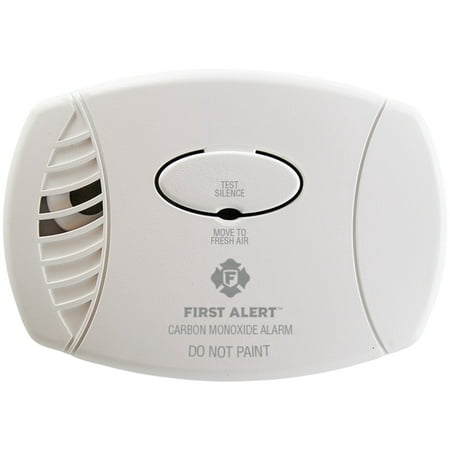 First Alert 1039734 Plug-in Carbon Monoxide Alarm with Battery