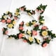 thumbnail image 4 of Guirnalda decorativa colgante de ratán sintético artificial con hojas verdes y rosas artificiales, ideal para colocar sobre la repisa de la chimenea, como centro de mesa o para decorar el, 4 of 7