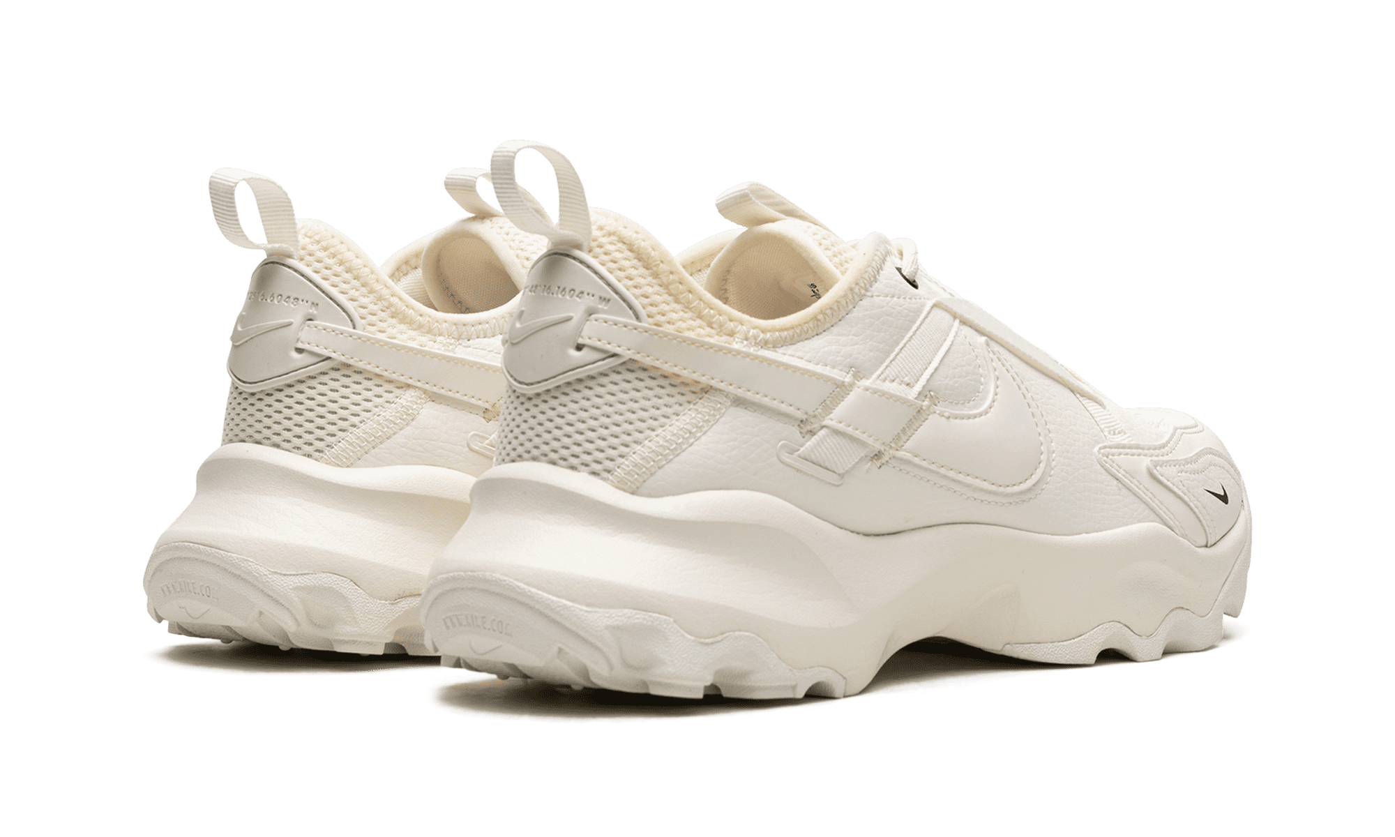 NIKE WOMENS TC 7900 MNS WMNS DD9682 100 from Stadium Goods 