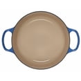thumbnail image 3 of Horno holandés redondo Signature de hierro fundido esmaltado Le Creuset, 5,5 cuartos, color Marsella, 3 of 5