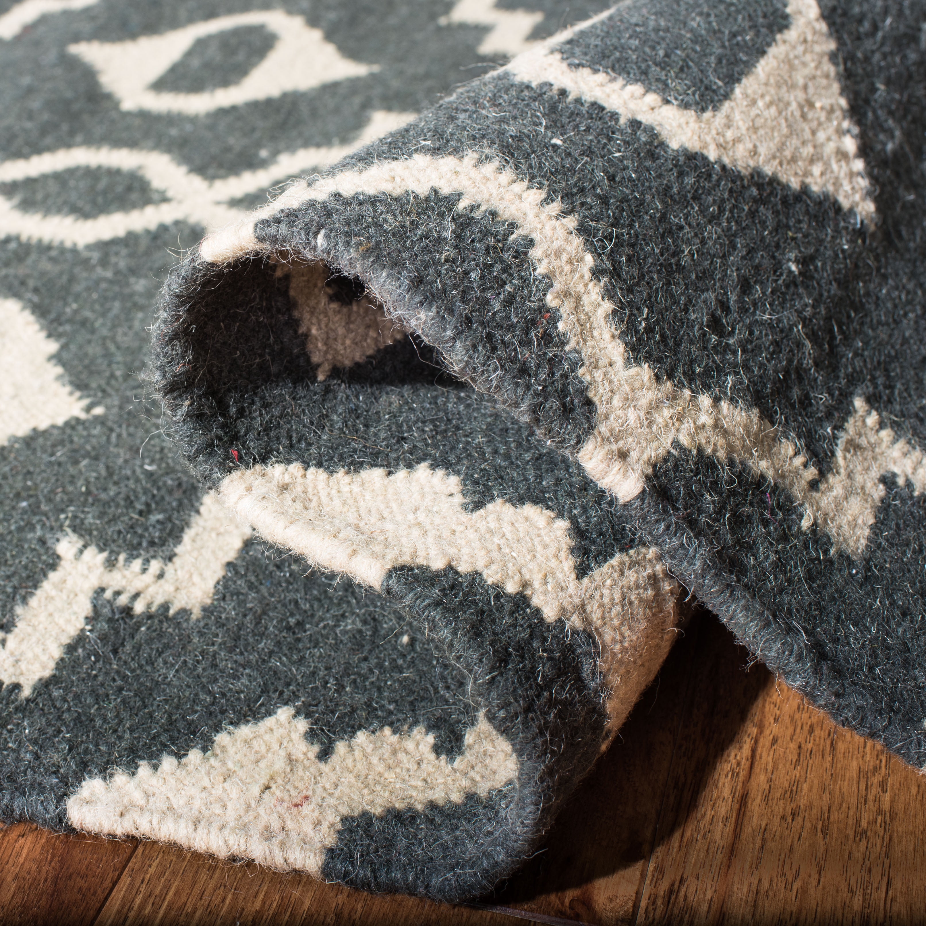 Safavieh Dhurries Guliana Geometric Wool Area Rug, Charcoal/Ivory, 6' x 6' Square