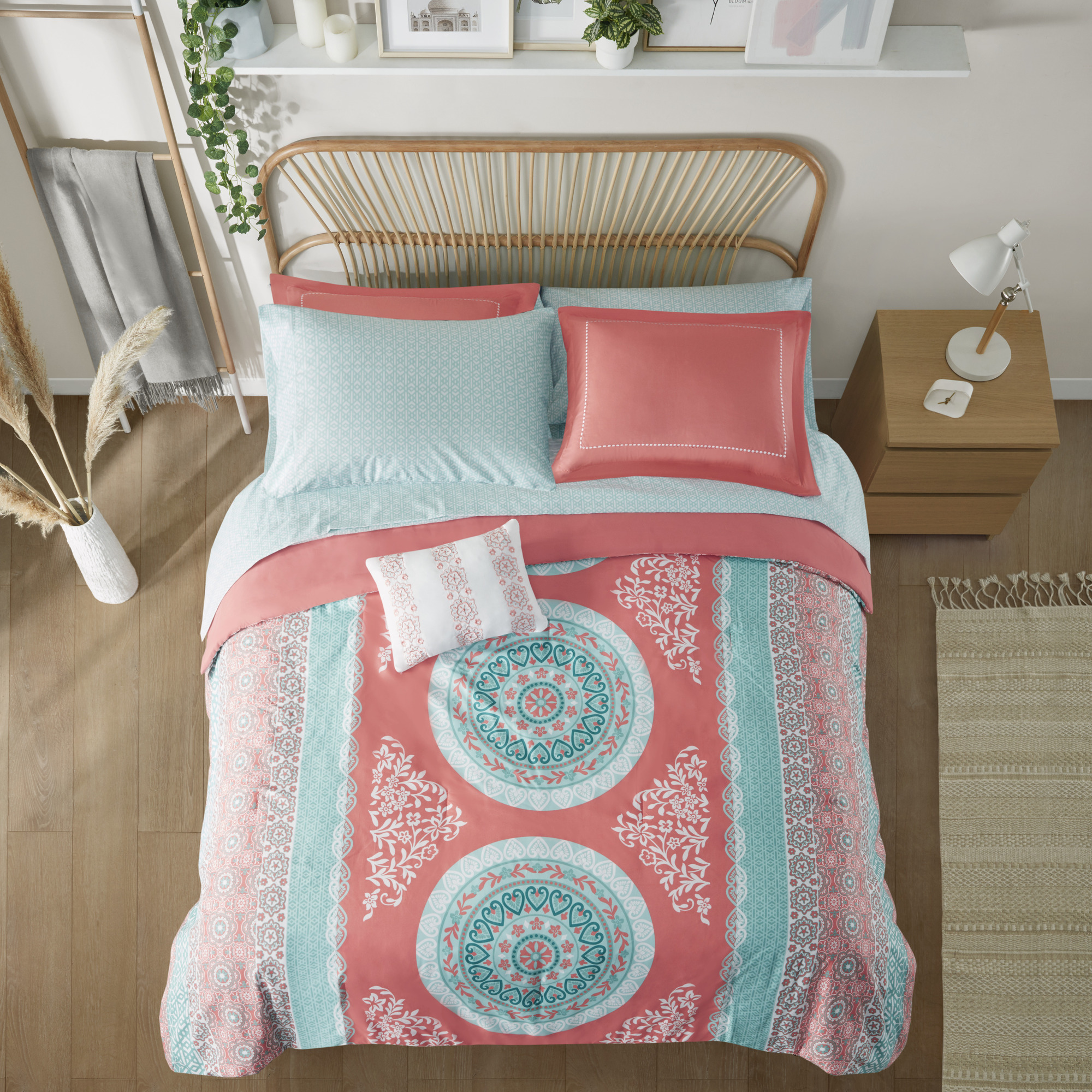 Intelligent Design 9-Piece Queen Comforter Sets with Sheet Bed in a Bag Coral Medallion Print Bedding Sets - image 5 of 12