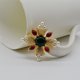 thumbnail image 4 of Broche de aleación con incrustaciones de perlas de imitación en forma de cruz, elegante y clásico., 4 of 5