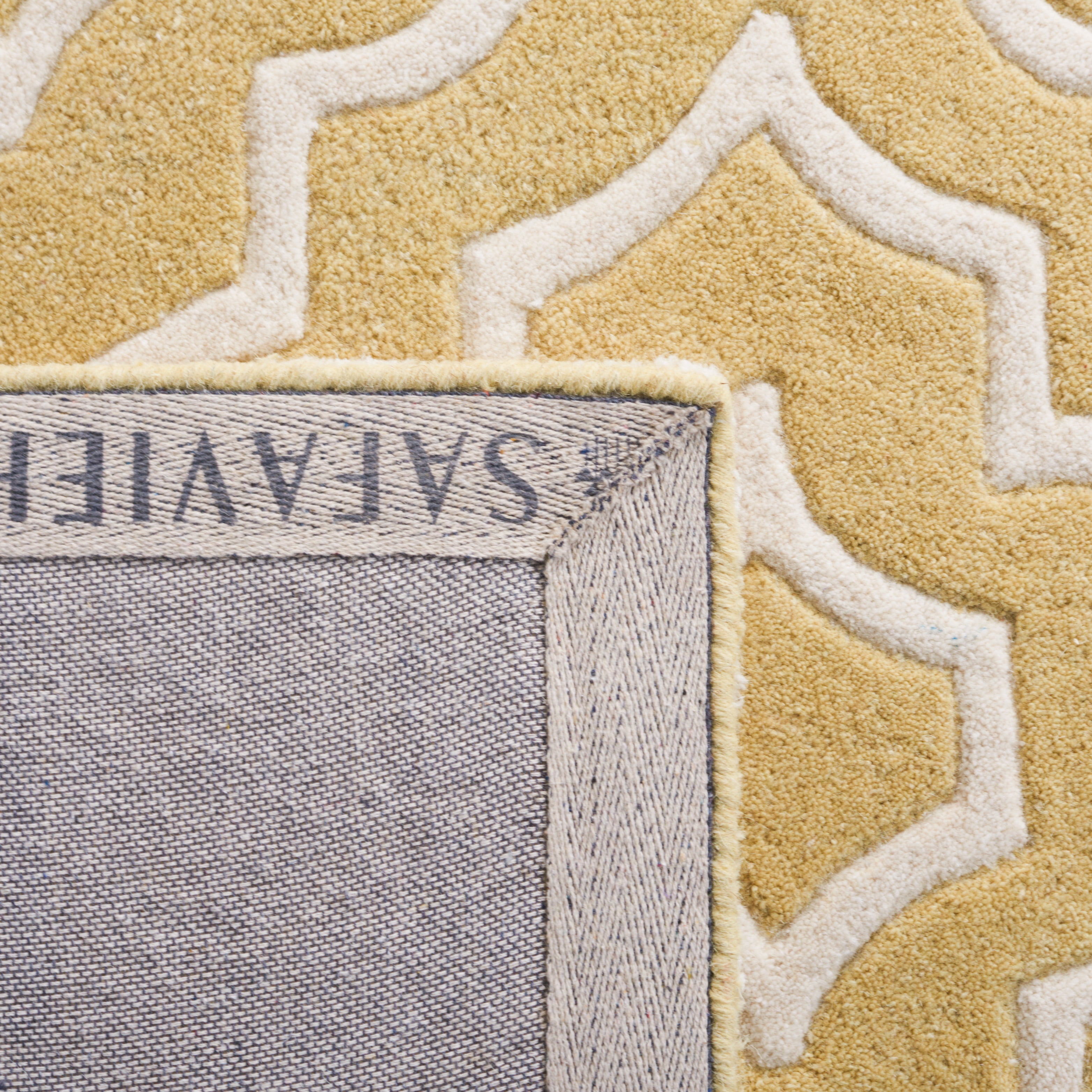 SAFAVIEH Chatham Xanthia Geometric Wool Area Rug, Light Gold/Ivory, 3' x 5'