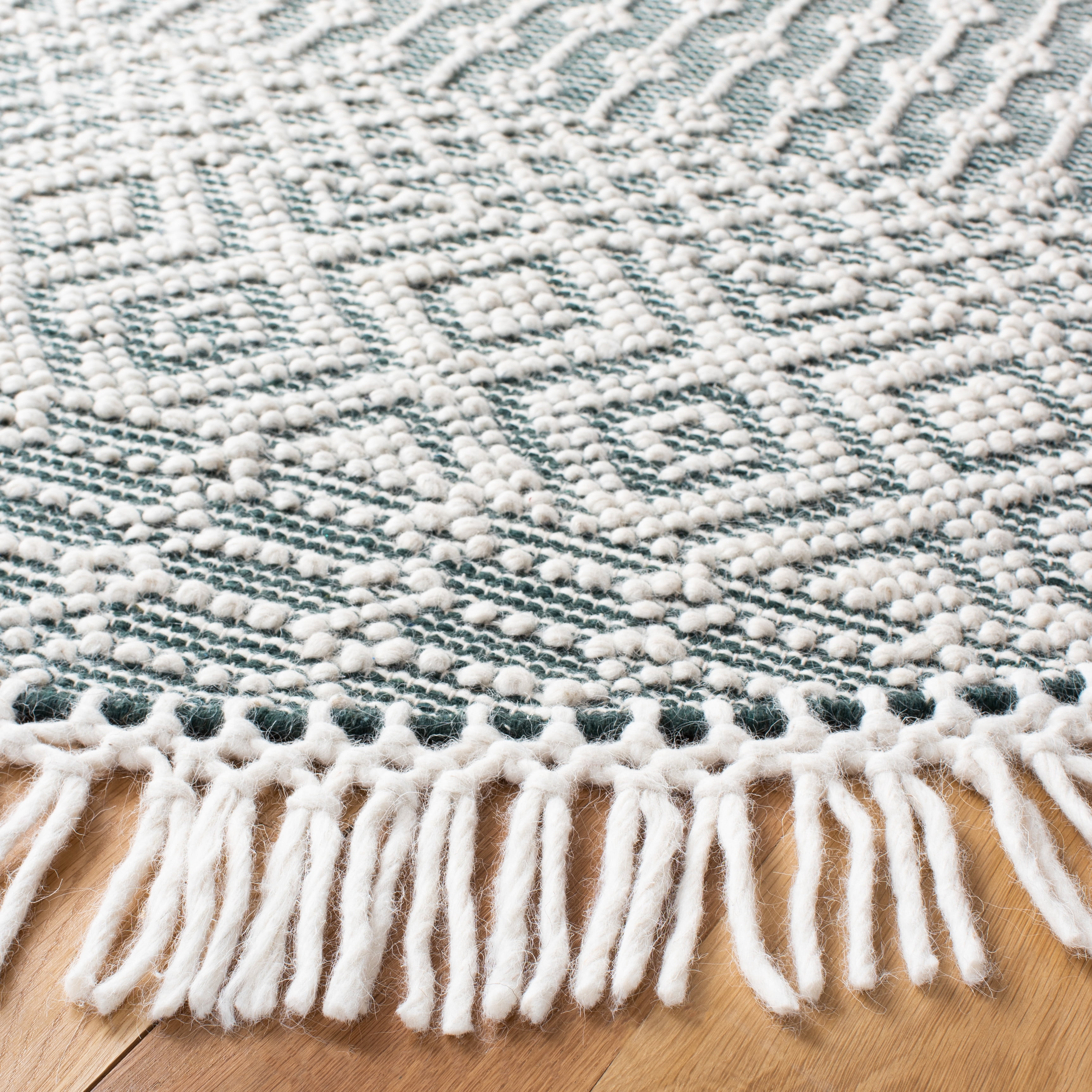 Safavieh Natura Cordelia Southwestern Wool Area Rug, Green, 4' x 4' Round
