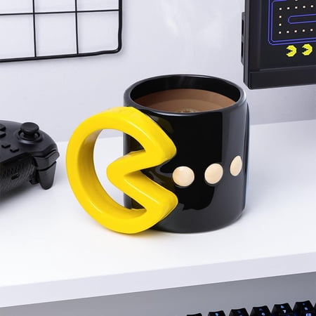 Paladone PAC-Man Officially Licensed Ceramic Mug – 600ml (20 fl oz) Retro Gaming Coffee Cup Featuring Inky Gamer Gift for All Ages Classic Arcade Drinkware