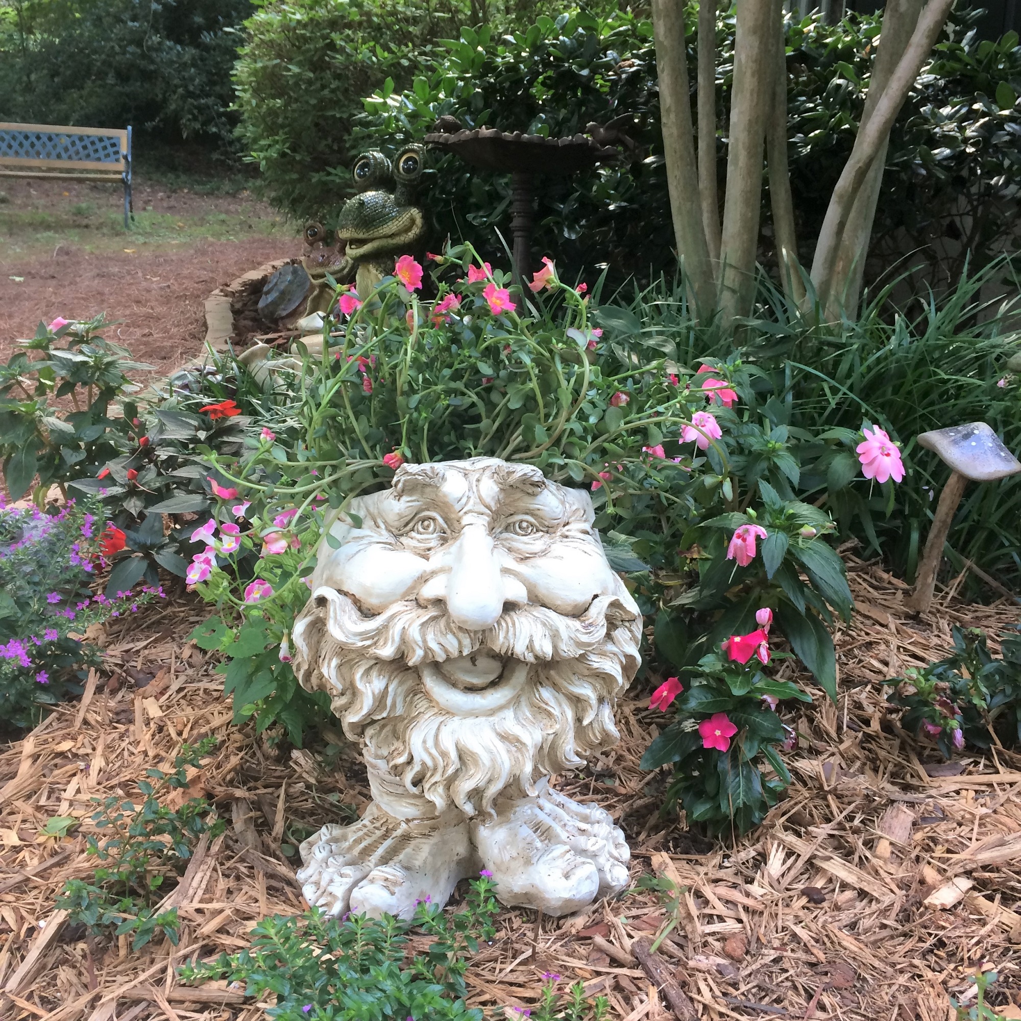 Homestyles Antique White Ole Salty the Muggly Face Humorous Statue Planter Pot