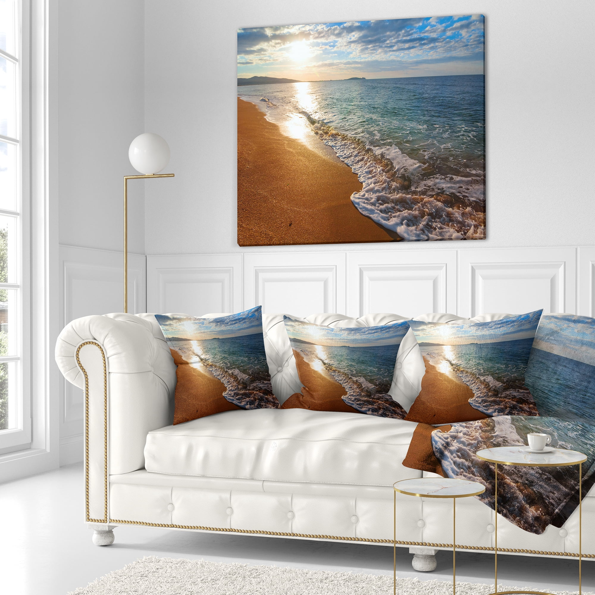 Designart Gili Island Tropical Beach - Seashore Throw Pillow - 18x18