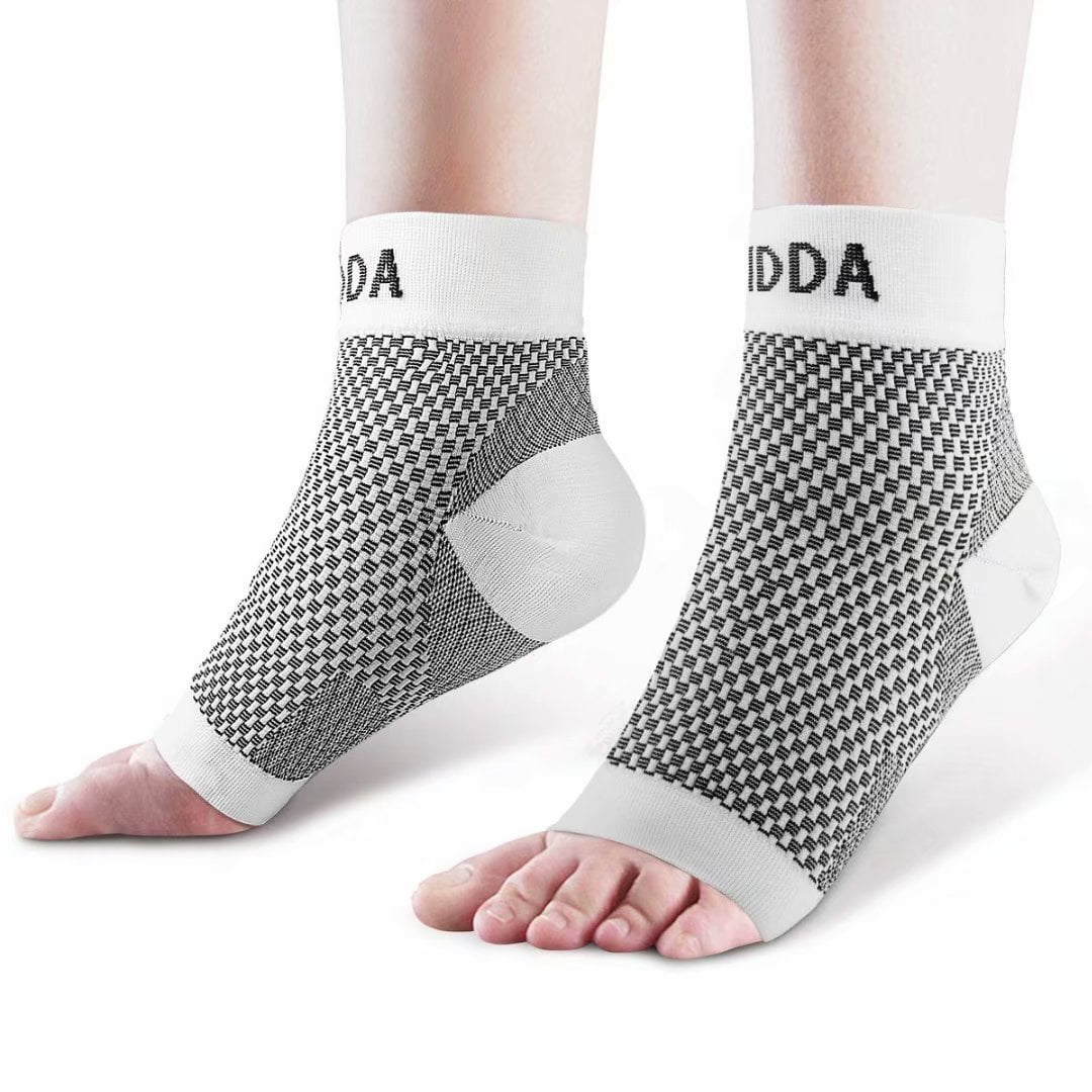 Compression Foot Sleeves Plantar Fasciitis Socks Heel Pain 3 Pairs Ankle Support Socks for Plantar Fasciitis Pain Relief and Treatment,White Size M