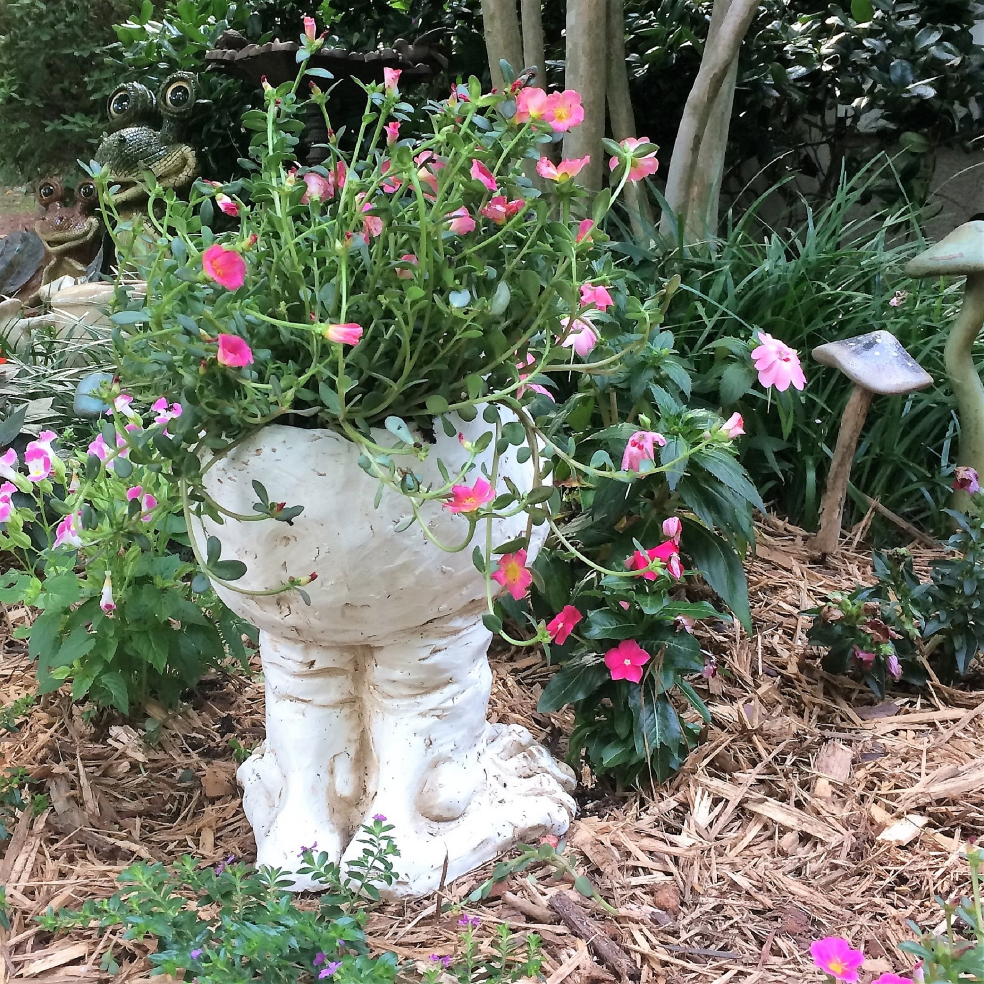 Homestyles  Antique White Grumpy the Muggly Face Humorous Statue Planter Holds 5 in. Pot