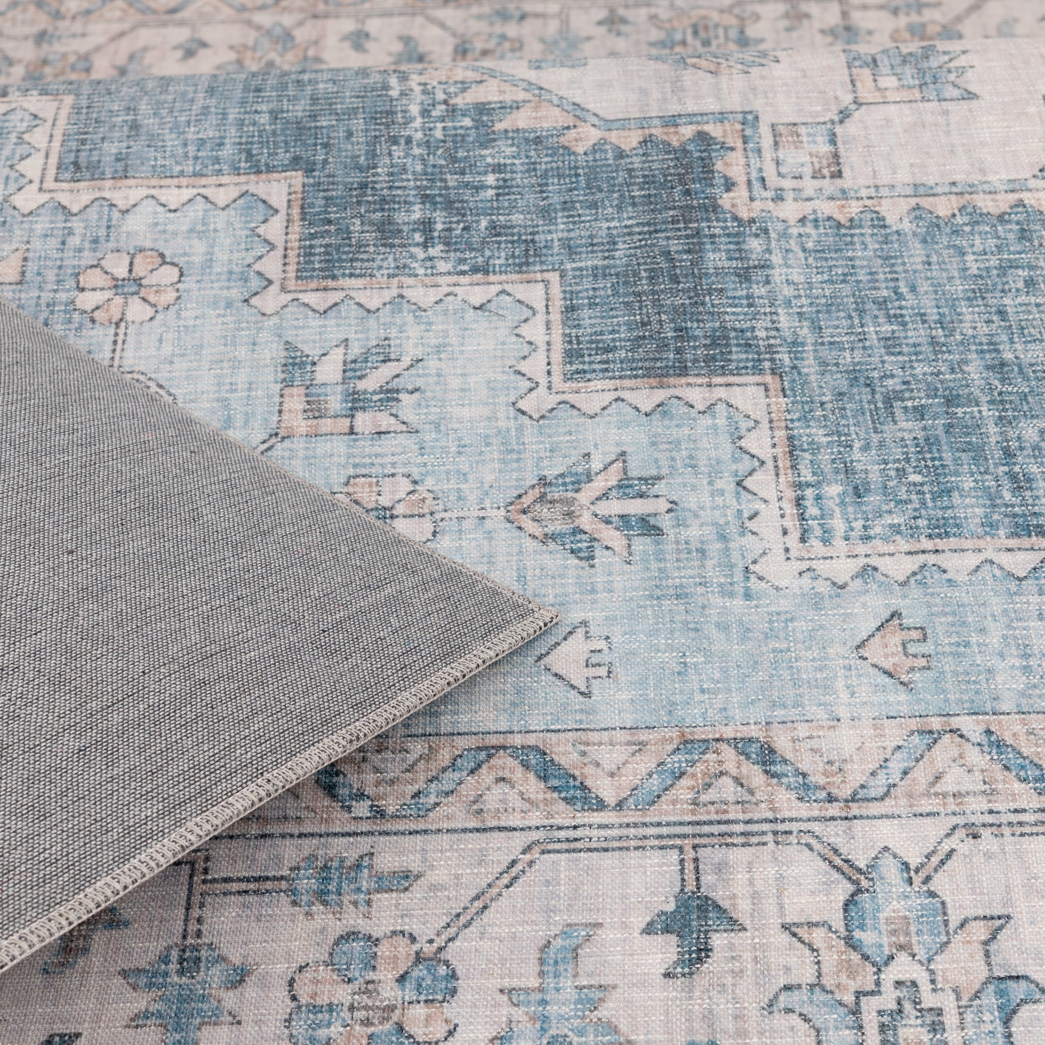 Better Homes & Gardens Blue Persian Medallion Indoor Accent Rug, 30"x46"