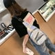 thumbnail image 5 of Mochila de cuero tipo sling para mujer - Pequeña bolsa de pecho con múltiples bolsillos para senderismo, viajes y uso diario, 5 of 6