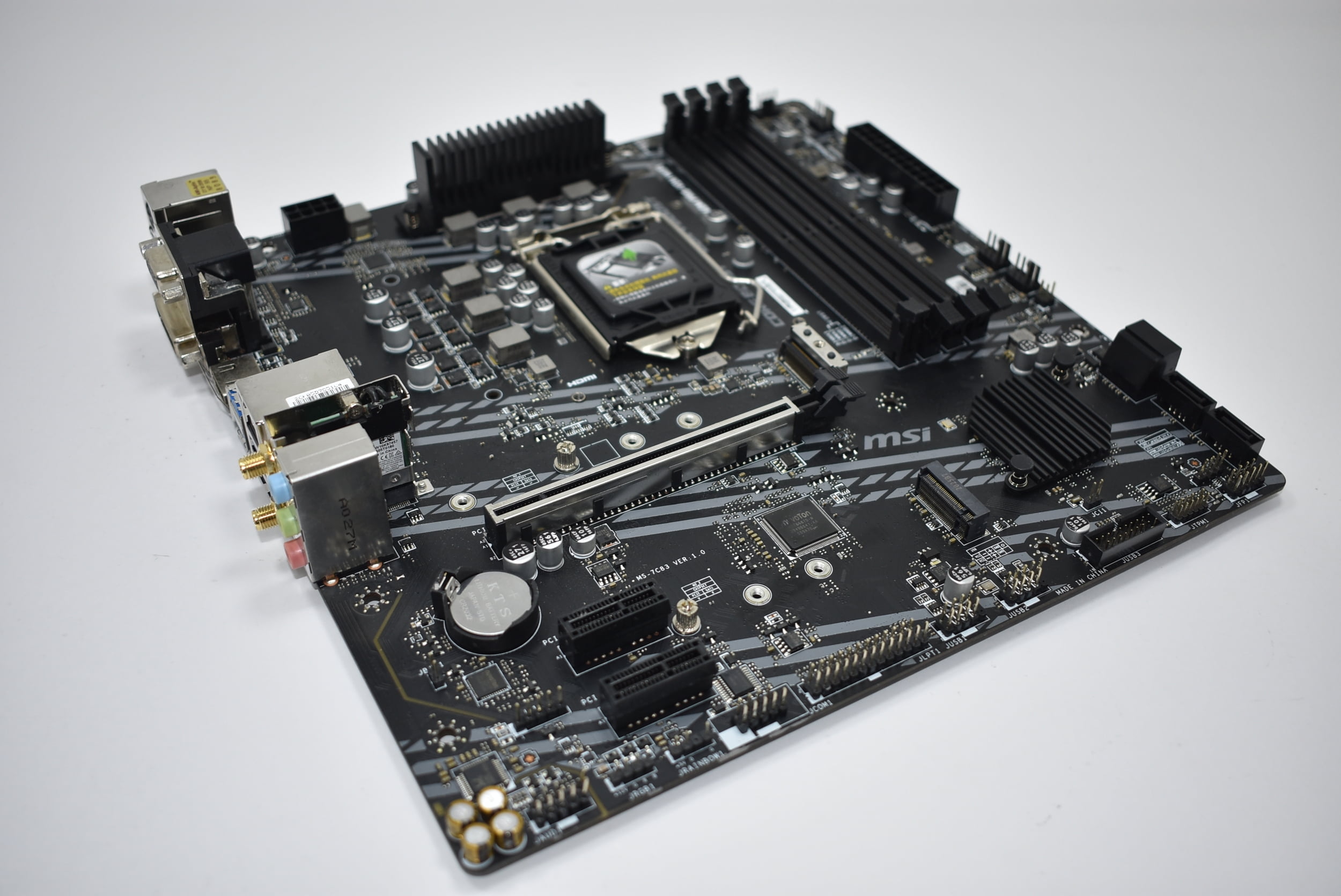 AMD B550 Motherboard ASRock B550 PHANTOM GAMING 4/AC AM4