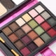 thumbnail image 1 of Sombra de ojos, paleta de sombras de ojos mate con brillo de 32 colores Calidad en polvo para ojos en la que puede confiar, 1 of 3