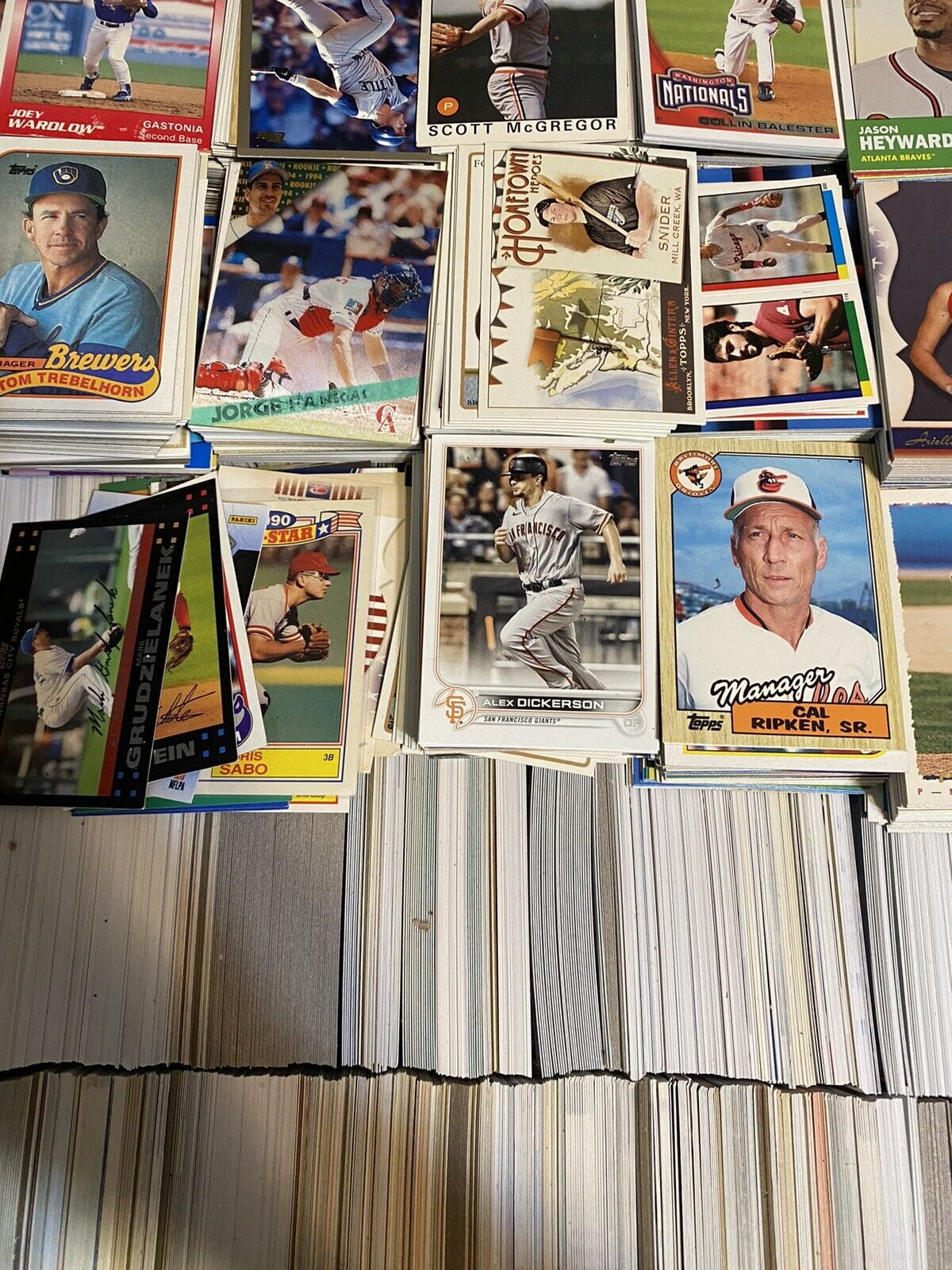 HUGE Lot of 2500 + Vintage Sport Cards Early 1980s thru Current Commons