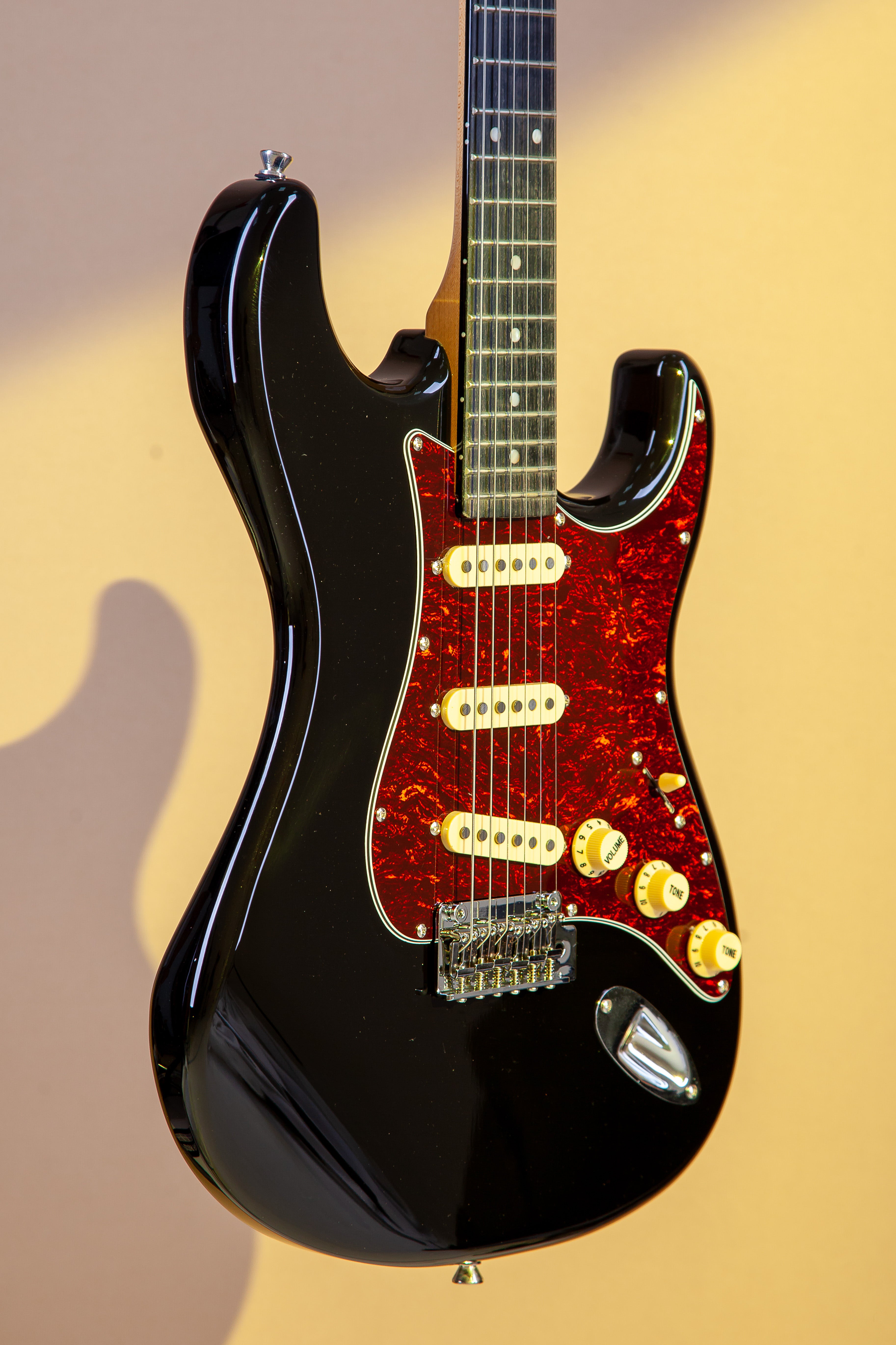 Tagima T 635 CLASSIC-BK-DF/TT Electric Guitar - Black