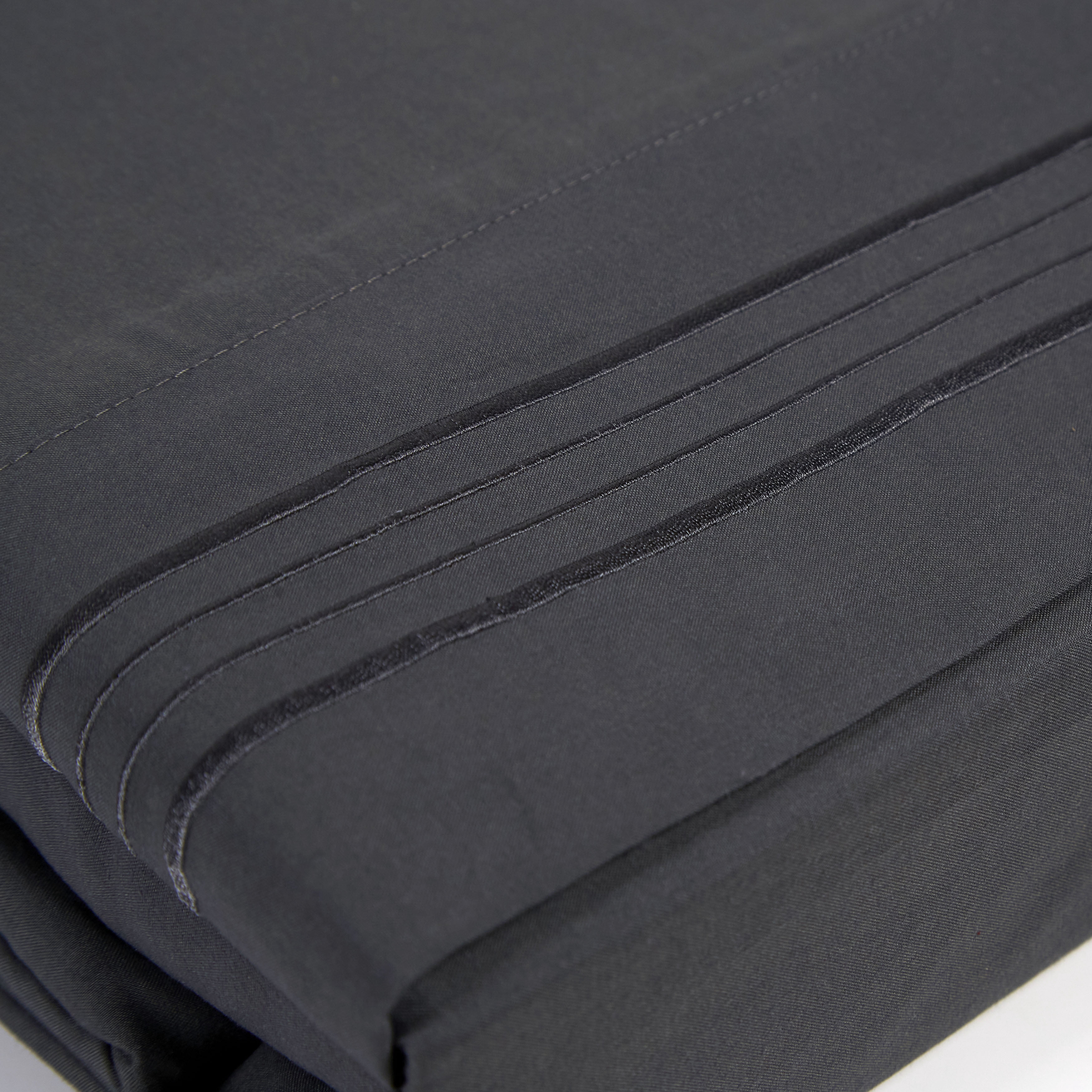 Linum Home Textiles 1800 TC Brushed Microfiber Sheet Set with 4 Line Embroidery