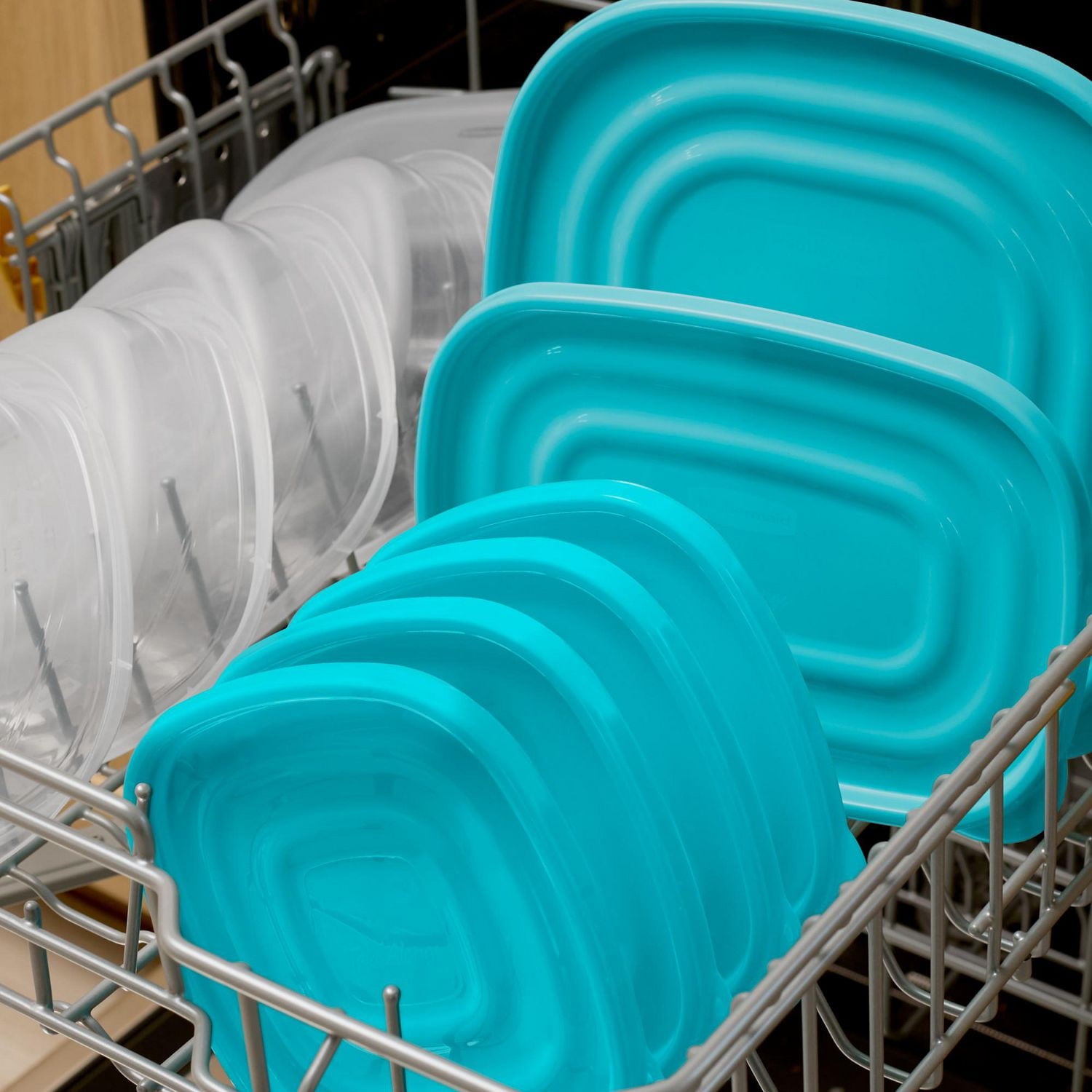 Rubbermaid TakeAlongs 4 Cup Food Storage Containers, Meal Prep Containers, Food Containers with Lids, Limited Edition Turquoise Blue