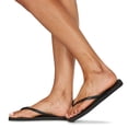 thumbnail image 2 of Sandalias Havaianas delgadas cuadradas de goma negra para mujer, talla 37/38, 2 of 5