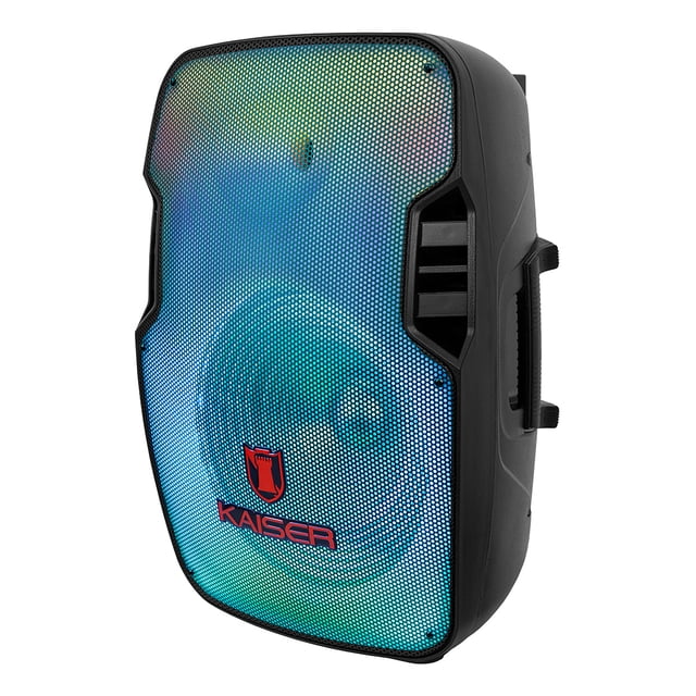 bafle kaiser 15 pulg de 25,000 w pmpo/ 30 w rms con luz multicolor ksw-5015mx-2 bafle frontal 15" con rejilla metálica iluminada en tonos multicolor y logo rojo Kaiser en la base; carcasa negra con asas laterales y panel lateral con botones y perillas visibles, orificio para montaje en tripié y puerto de micrófono aparentes; adecuado para eventos al aire libre y a menudo usado como monitor de escenario compacto.