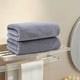 thumbnail image 5 of Xihbxyly Juego de Toallas de Baño de Terciopelo, Suaves y Absorbentes, Cómodas para La Piel, Ideales para Baño, Spa, Gimnasio y Decoración Del Hogar. Tamaño: 70 X 140 Cm. Incluye 2 Toallas., 5 of 6