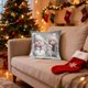 thumbnail image 5 of Funda decorativa festiva para sofá, sillón, sala de estar y hogar con diseño de muñeco de nieve y Papá Noel, 5 of 6