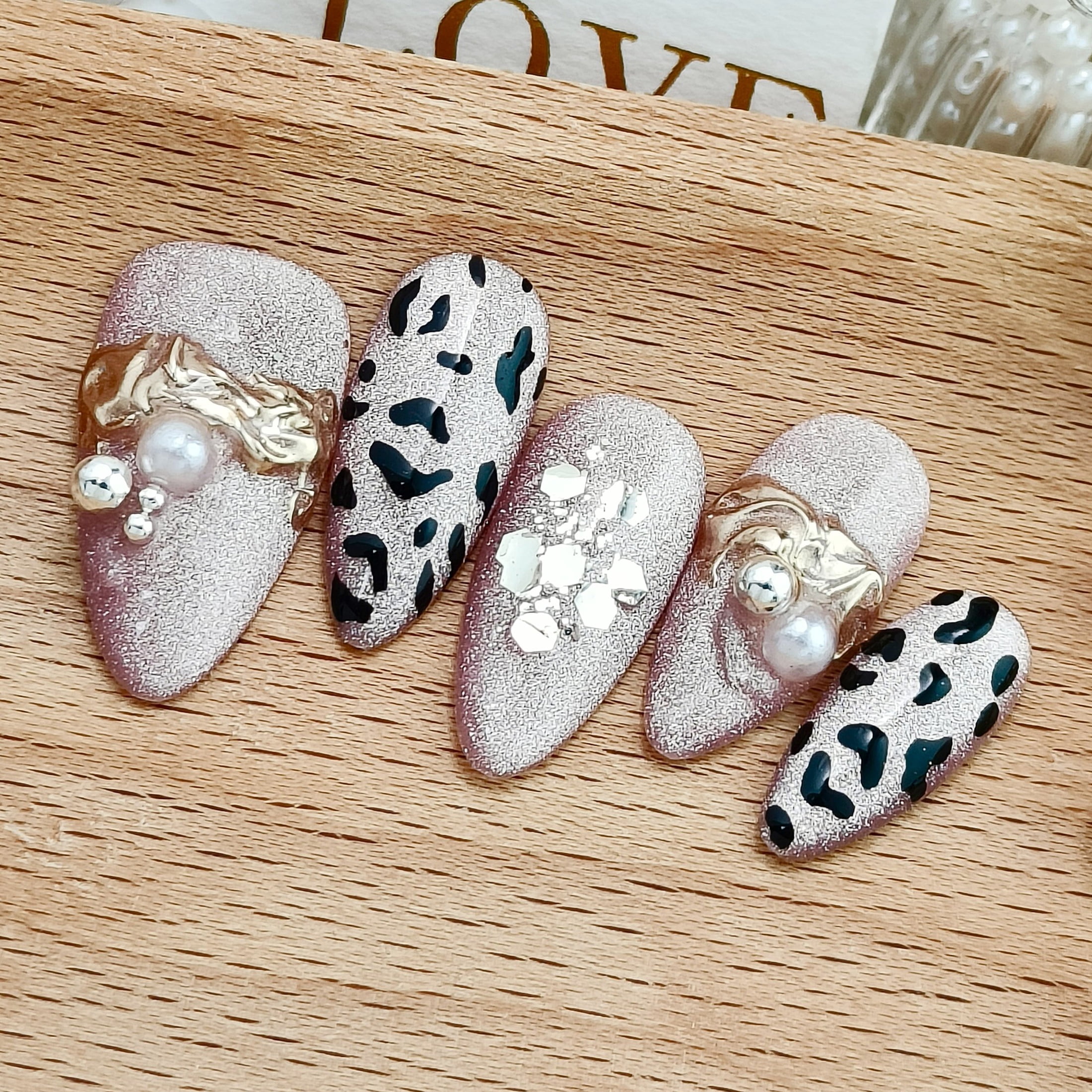 10pcs Almond Medium Handmade Press On Nails, Y2K Cute Style, Pink Glitter & Leopard Print, 3D Gold Metal Pearl Rhinestone, Suitable For Summer, Independence Day, For Women Girls