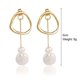 thumbnail image 1 of Pendientes de temperamento simple de perla de agua dulce natural de imitación retro Pendientes de perla de alto sentido Pendientes de mujer, 1 of 5