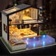 thumbnail image 4 of Casa de artesanal con ebles realistas con Caja de batería Artesanía Habitación creativa Autoensamblaje Modelo CUTICAT Casa de muñecas artesanal, 4 of 8