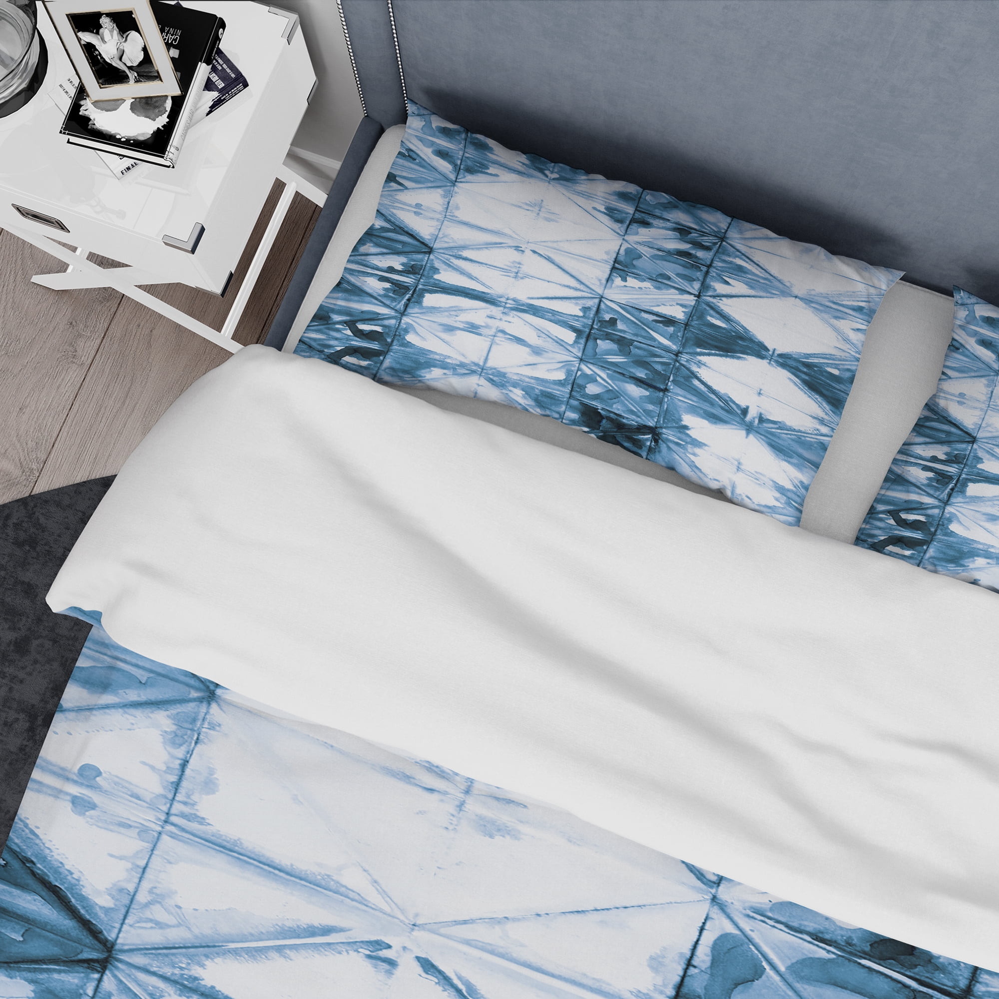 Designart 'Indigo watercolor geometrical I' Geometric Duvet Cover Set