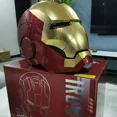 thumbnail image 2 of Figura de acción de Iron Man Tony con casco eléctrico de varias piezas, apertura y cierre, control por voz en inglés, 1:1, para llevar en el abdomen, juguetes, muñecos, regalos, 2 of 5